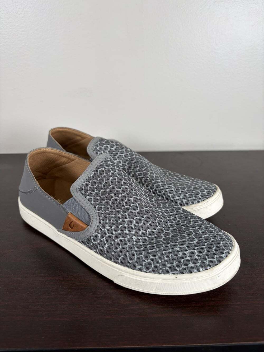 OluKai Pehuea Pa'I Slip-On Sneakers Women's Size 8.5 Shoes Black Comfort Casual